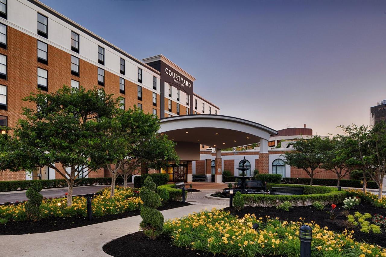 Courtyard By Marriott Springfield Downtown Hotel Exterior photo